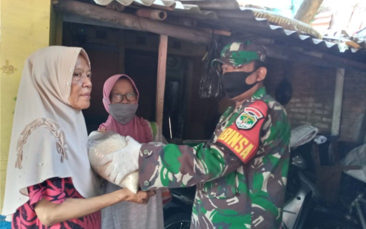 Masifnya Koramil 06/Cempaka Putih Bagikan Bantuan