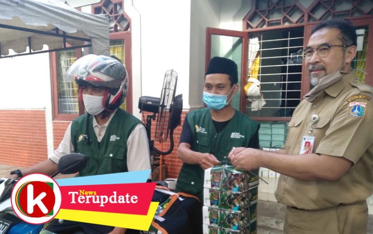 Kepala Dinas Sosial DKI Jakarta Bantu Sembako ke Dapur Umat