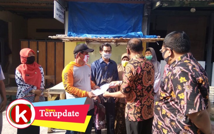 Babinsa Jemput dan Antar Warganya yang Selesai Dikarantina 14 Hari