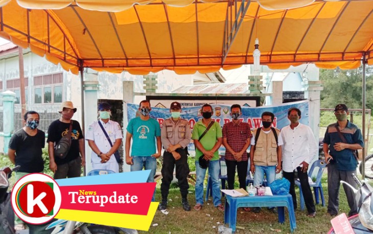 Posko Penanganan covid-19 yang didirikan pihak Desa Suka Jaya dihalaman SMK Kuala Baru Aceh Singkil.