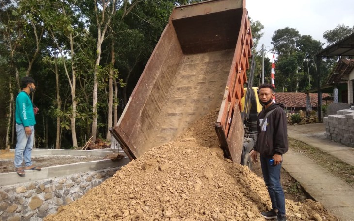 Pengedropan Material