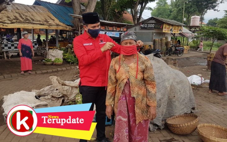 Baguna PDIP Jatim Sebar Puluhan Ribu Masker ke Pasar-pasar di Surabaya