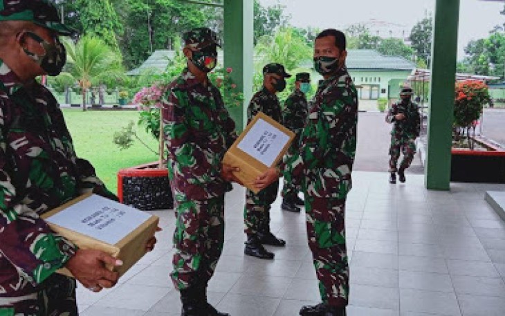 Dandim 1310/Bitung Bagikan Paket Nutrisi Kepada Prajurit