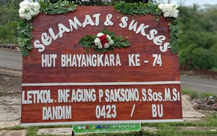 Hijau Florist Papan Bunga Kayu Hadir di Bengkulu Utara