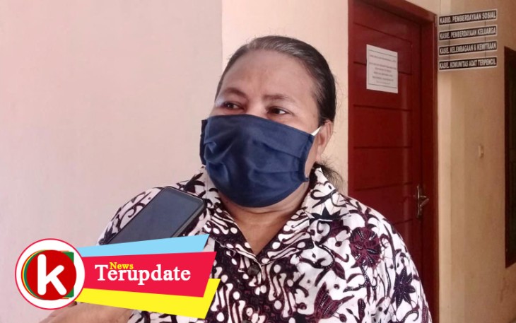 Kepala Dinas Sosial Raja Ampat Martha Sanadi saat ditemui di Kantor Dinas Sosial Selasa (02/06/2020).