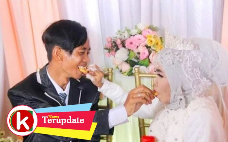kebahagiaan Ardi dan Mbah Gambreng saat melangsungkan pernikahan