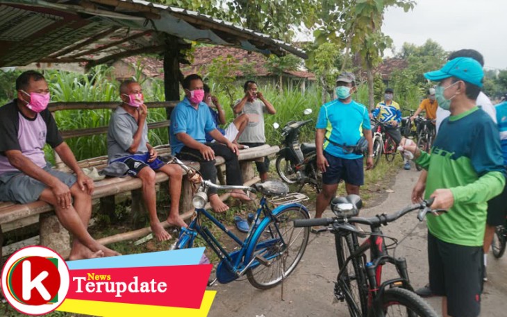 Pembagian masker langsung ke lapangan untuk mencegah penyebaran covid-19