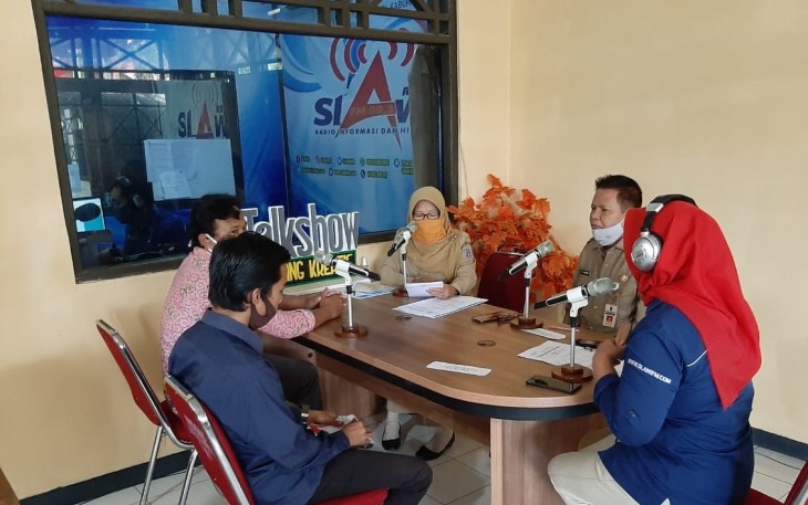  Bupati Tegal Dra Umi Azizah dalam Acara Talkshow Bincang Kreatif Dimasa Pandemi