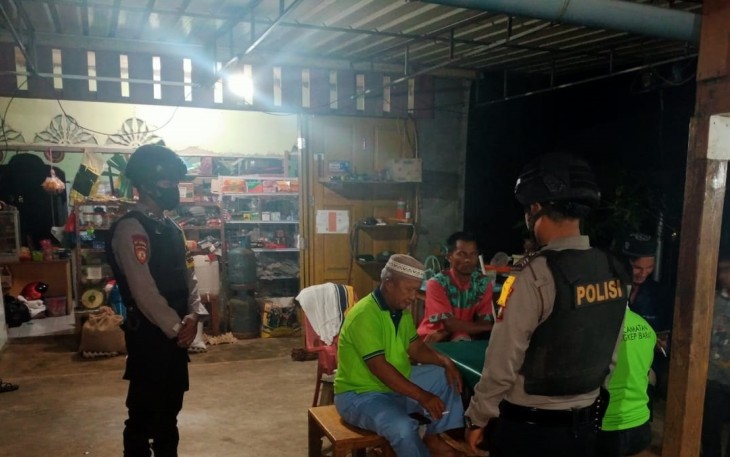 Patroli Polsek Singkep Barat Imbau Physical Distancing ke Masyarakat