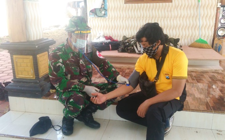 Anggota Polsek Tanggunggunung Tak Luput dari Pemeriksaan Tim Kesehatan