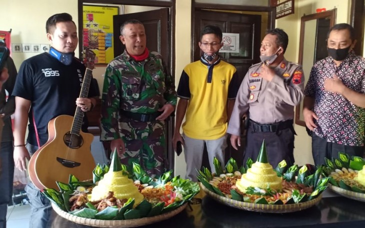Danramil dan Camat Datangi Polsek Beri Ucapan Selamat HUT Polri ke-74