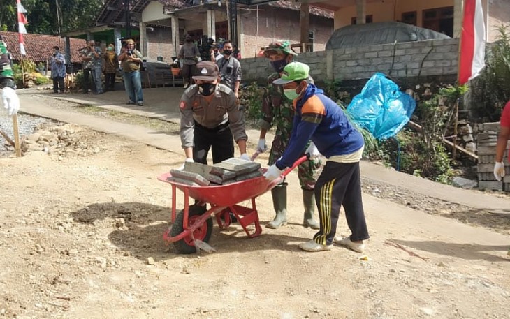 Kerjasama Tak Pandang dengan Siapa Saja