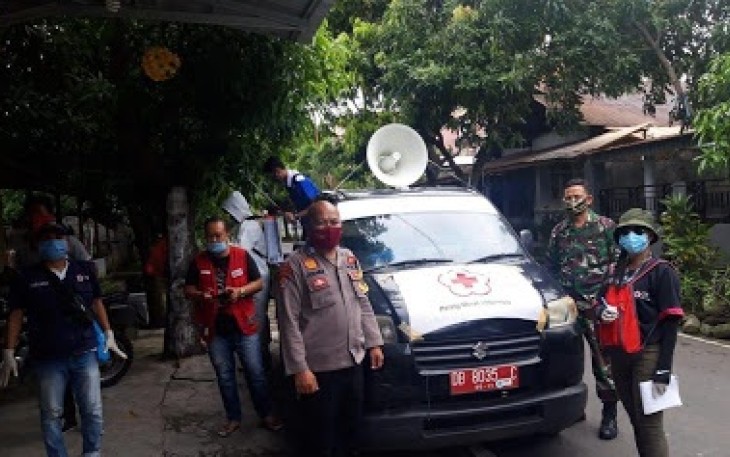 Tim Eksistensi New Normal Didampingi Babinsa Lakukan Penyemprotan Tempat Ibadah