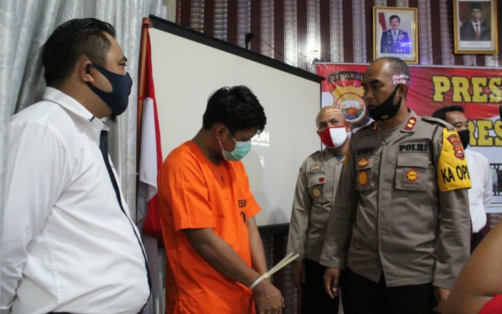 Tersangka saat diamankan