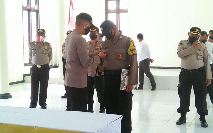Bhabinkamtibmas Waimital Terima Penghargaan Dari Kapolri