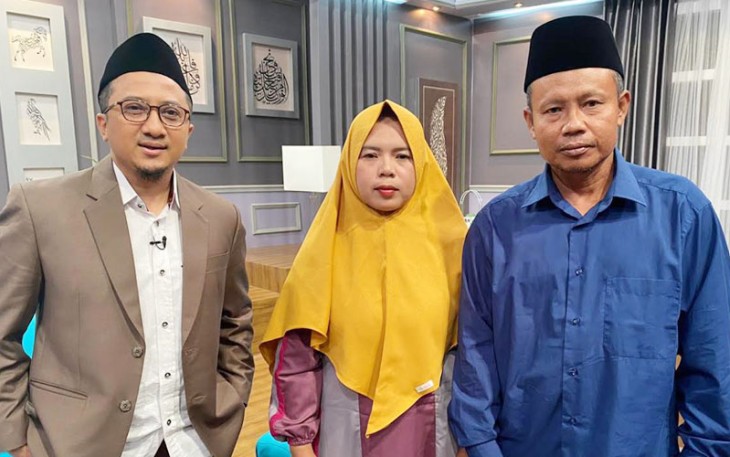 Sri dalam acara Nikmatnya Sedekah bersama KH Yusuf Mansur di MNC TV