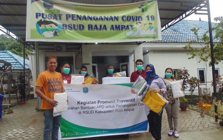 BP Jamsostek Raja Ampat Kembali Berikan Bantuan APD Lengkap ke RSUD
