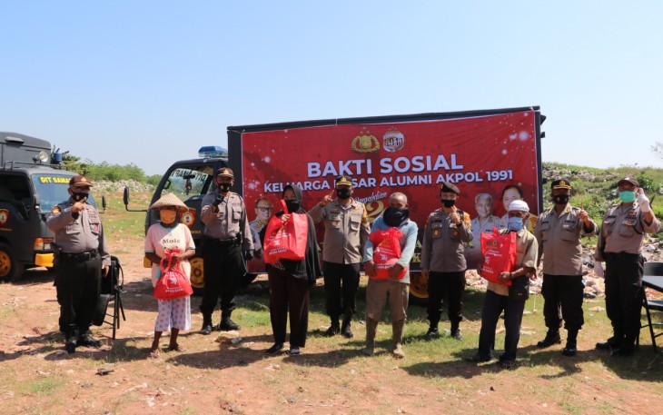 Alumni Akpol 91 Polda Bengkulu Bagikan 500 Paket Sembako