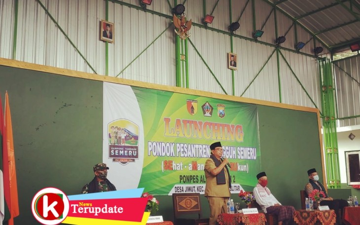 Bupati Rijanto saat Memberikan Sambutan di Ponpes Al Mawaddah II (foto: Faisal NR / Klikwarta.com)
