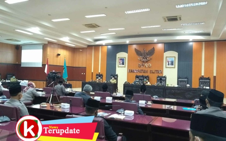 Suasana Rapat Paripurna DPRD Kabupaten Blitar (foto: Faisal NR / Klikwarta.com) 
