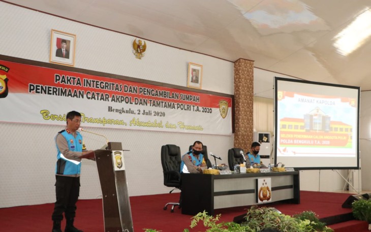 Kapolda Bengkulu Pimpin Acara Penandatanganan Fakta Integritas Catar Akpol dan Tamtama Polri