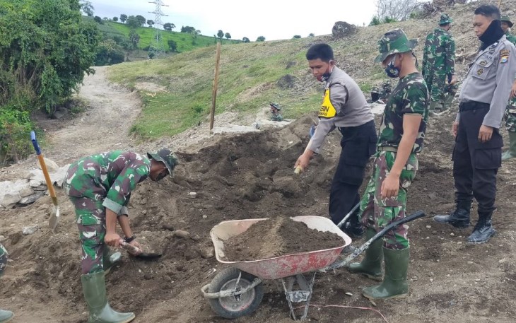 Sinergitas TNI-POLRI dalam sukseskan TMMD KE-108 Kodim Jeneponto