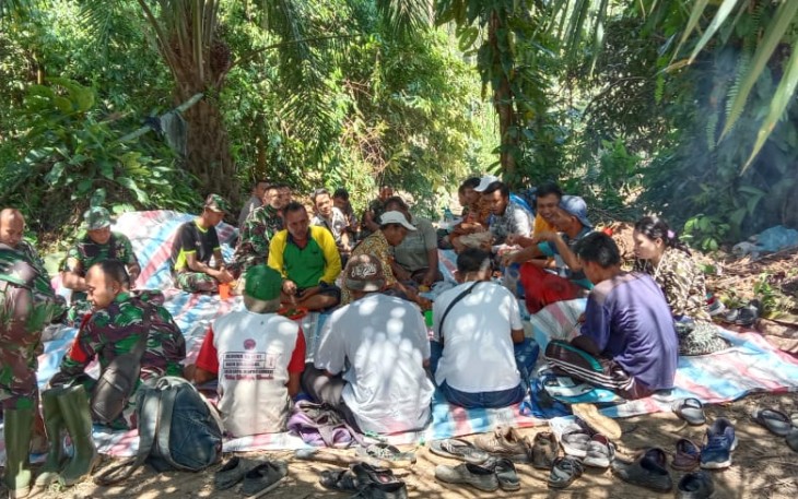Isoma, Satgas Tingkatkan Komsos Dilokasi TMMD 108 Batu Jongjong