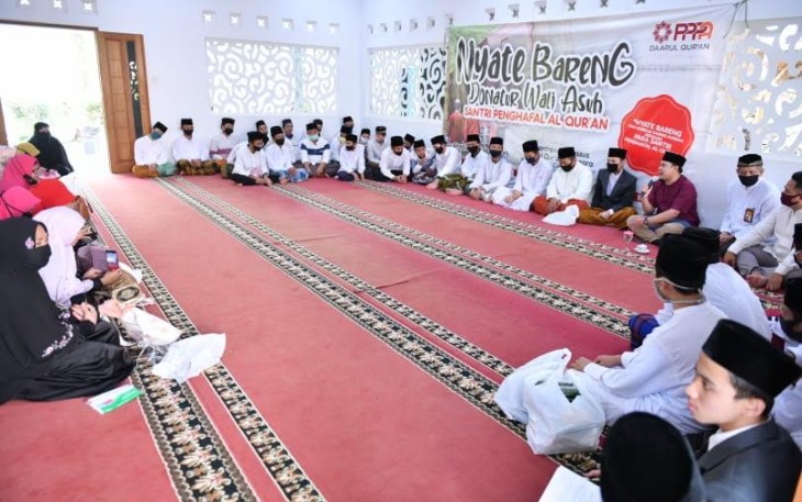 Kebahagiaan Para Santri Saat Bertemu dengan Orang Tua Asuhnya