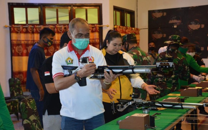Kunjungan Ketua KONI dan Isteri Forkopimda Sultra di Makorem 143/HO