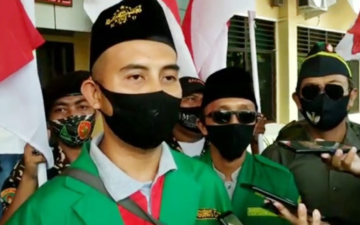 Ketua Cabang GP Ansor Kota Surakarta Arif Syarifudin menyampaikan pernyataan sikap terkait kasus penyerangan oleh kelompok massa di Mertodranan Pasar Kliwon Solo