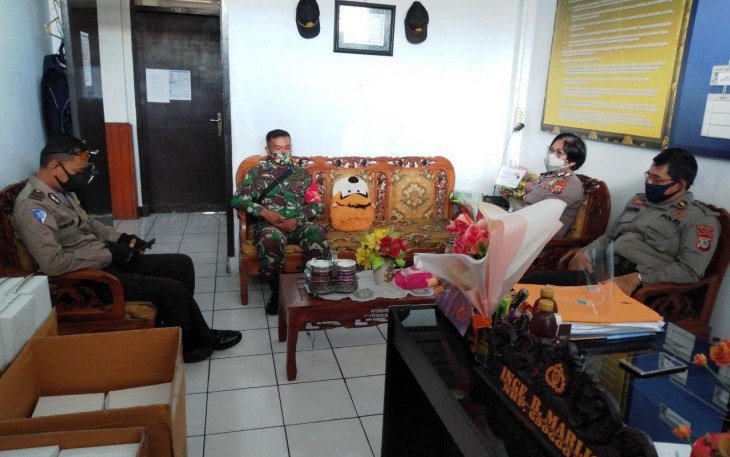 Babinsa bersama bhabinkamtibmas dan kasat binmas dan KBO