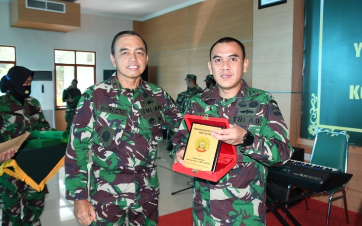 Danrem 033/WP Brigjen TNI Harnoto Pimpin Acara Penyerahan Jabatan Danyonif RK 136/TS