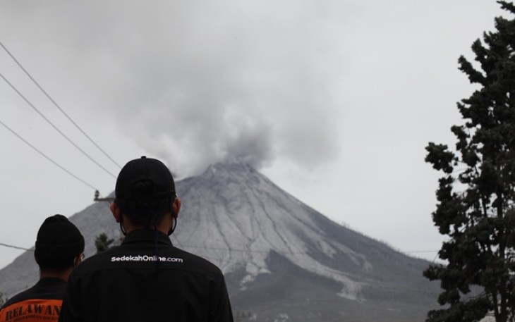 Erupsi Gunung Sinabung Mengundang PPPA Daarul Qur’an Medan Bergegas Menuju Lokasi