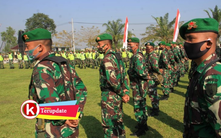 Personil TNI Kodim 0808/Blitar Saat Ikuti Apel Pasukan Pengamanan Pengesahan Warga Baru PSHT Blitar Raya (foto: Faisal NR / Klikwarta.com) 