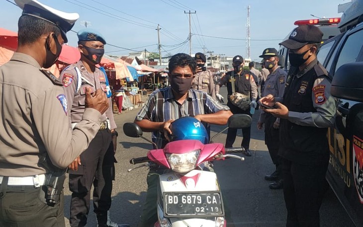 Satgas Aman Nusa II Polda Bengkulu Tingkatkan Patroli dan Beri Imbauan Protokol Kesehatan