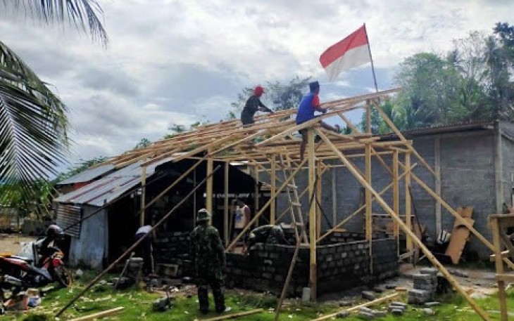Kodim 1310/Bitung Rehab Rumah Warga