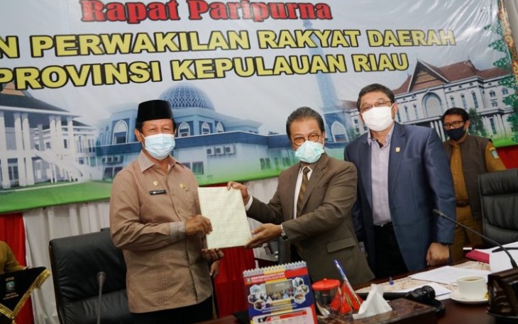 LPP APBD 2019 Kepri Resmi Menjadi Perda