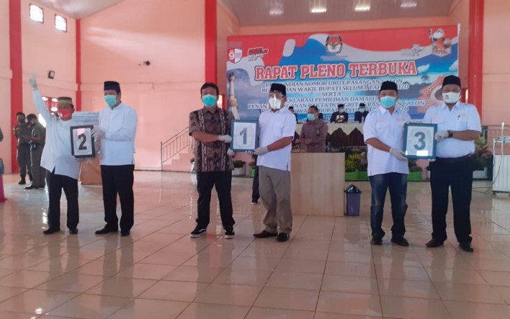 Pasangan Calon Bupati dan Wakil Bupati Kabupaten Seluma Usai Pengundian Nomor Urut 