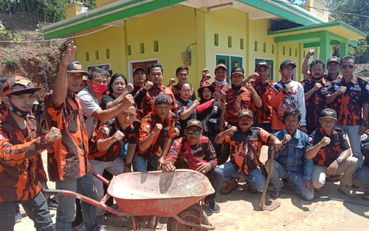 Pemuda Pancasila Baksos di Desa Cimungkal Sumedang