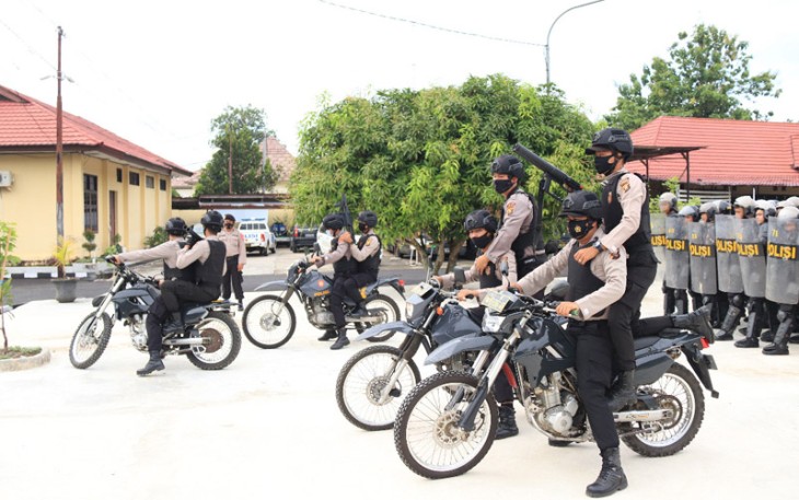Personel Polres Musirawas melakukan simulasi pengamanan Pilkada Kabupaten Musirawas Rabu(16/9) photo ist