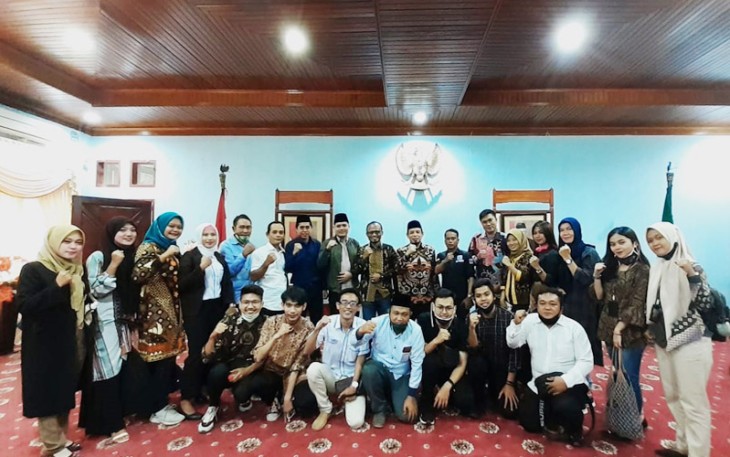 Foto bersama usai acara
