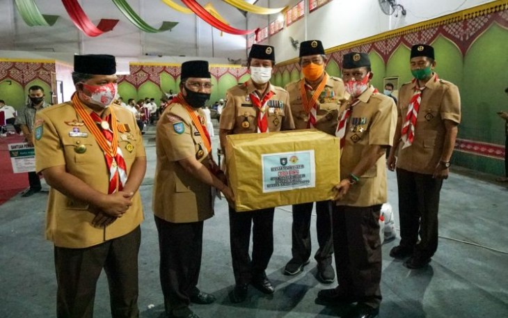 Isdianto Lantik Pengurus Pramuka Anambas
