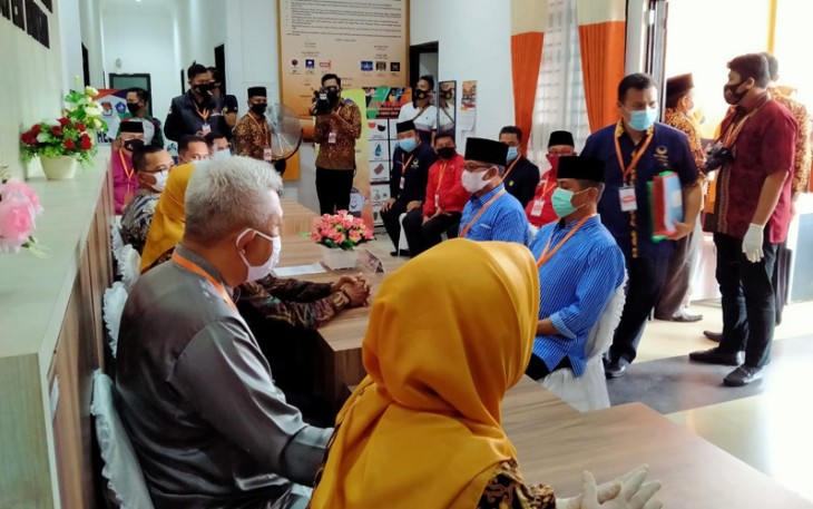 Awe-Dalmasri Resmi Daftar ke KPU Bintan