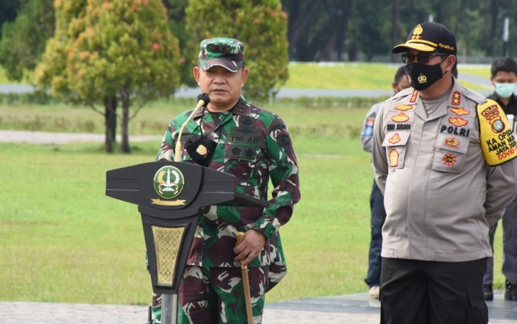 Mayor Jenderal TNI Dudung Abdurachman SE MM Memberikan Instruksi