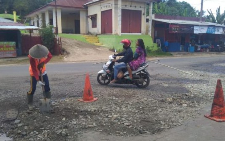 PUPR Kota Bengkulu Perbaiki Gorong-Gorong  di Simpang 3 Kelurahan Semarang