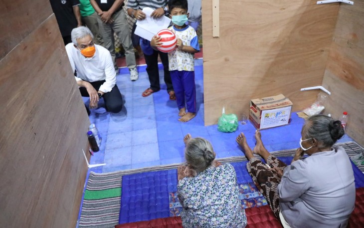 Ganjar ditemui usai mengunjungi posko pengungsian di Desa Tamanagung Kecamatan Muntilan Magelang, Sabtu (21/11/2020)