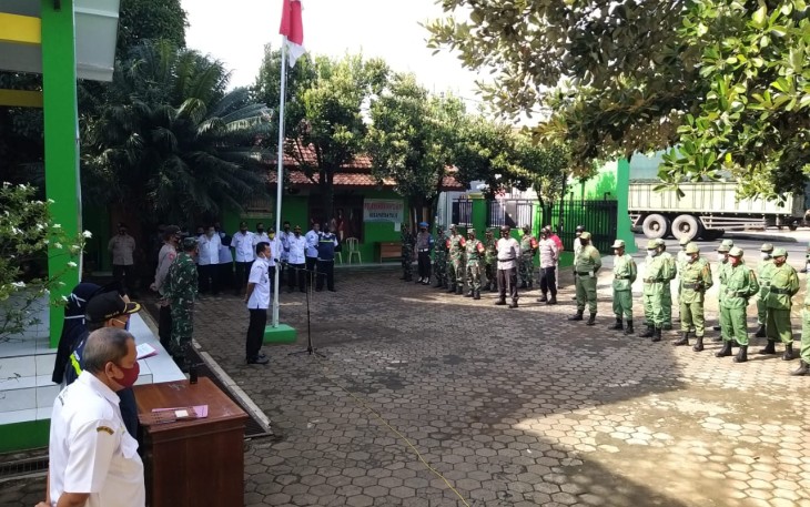 Muspika kecamatan Tulis menggelar apel Siaga Tanggap Bencana di halaman kantor kecamatan setempat, Rabu (25/11/2020)
