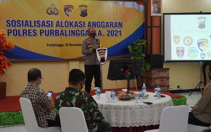 Polres Purbalingga - Sebagai wujud transparansi, Polres Purbalingga melaksanakan sosialisasi Daftar Isian Pelaksanaan Anggaran (DIPA) tahun 2021. Sosialisasi dilaksanakan di Aula Loka Anindhita, Mapolres Purbalingga, Kamis (26/11/2020