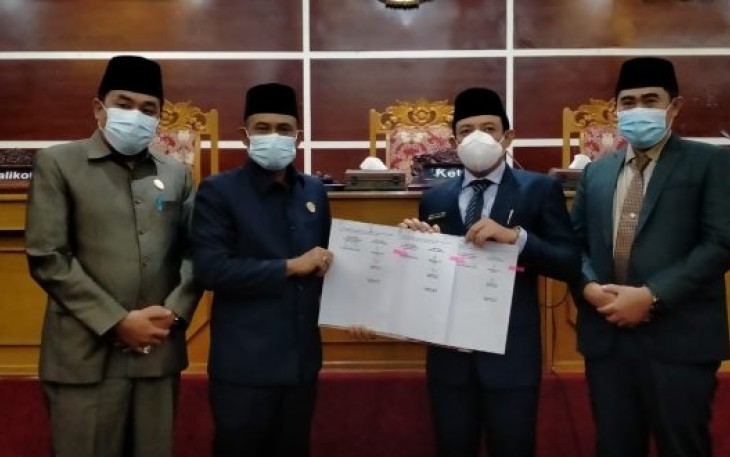 Plt Walikota Bengkulu Dedy Wahyudi Saat Rapat Paripurna di Kantor DPRD Kota Bengkulu