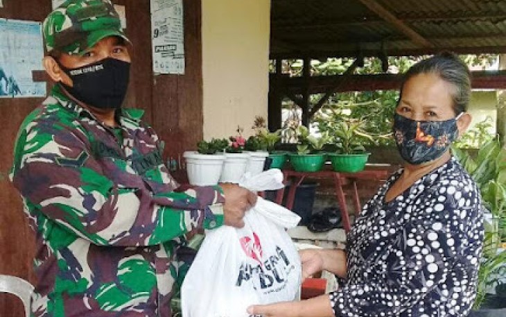 Kodim 1310/Bitung Melalui Jajaran Koramil Bagikan Sembako